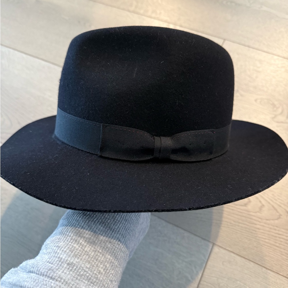Uniqlo Elegant Black Wide-Brim Hat